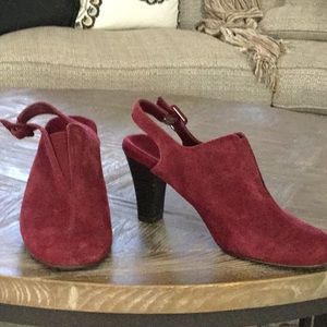 Slip on closed toe shoe